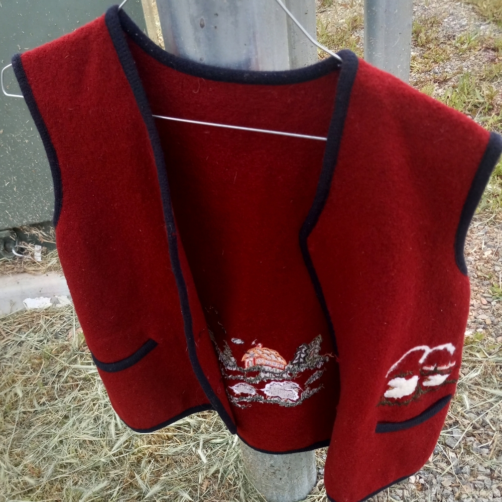 Wool Vest Womans Burgundy Red - Co Co Selections - Made In Asia - 1990s